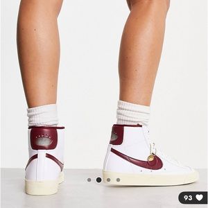 EUC NIKE BLAZER ‘77 MID